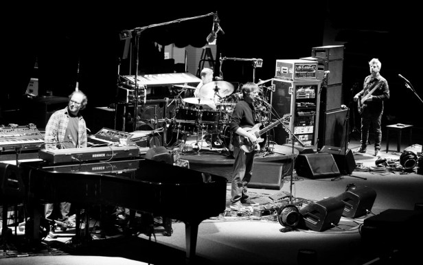 001_141017_phish_eugene_rene_huemer